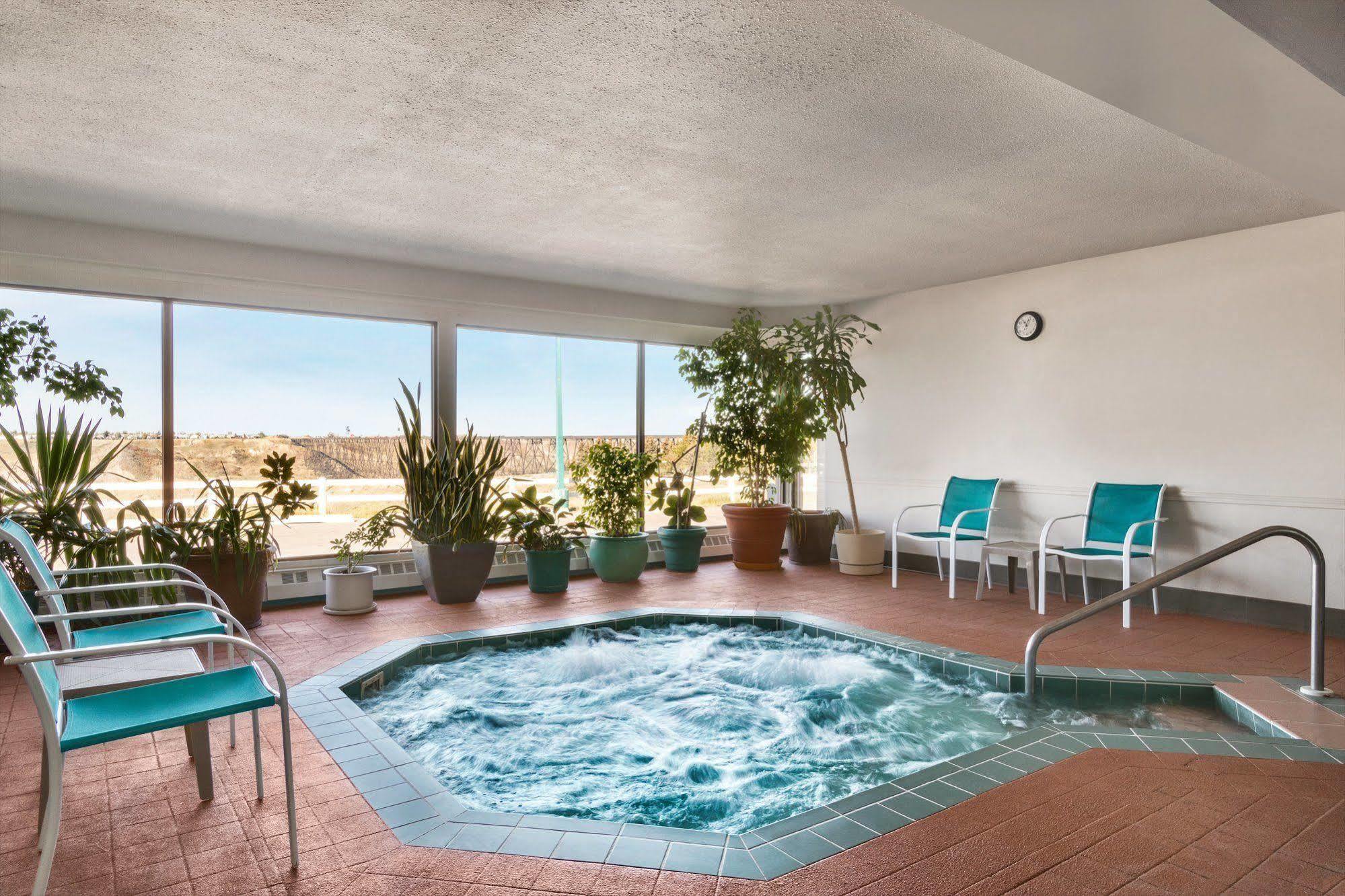 Days Inn By Wyndham Lethbridge Eksteriør billede